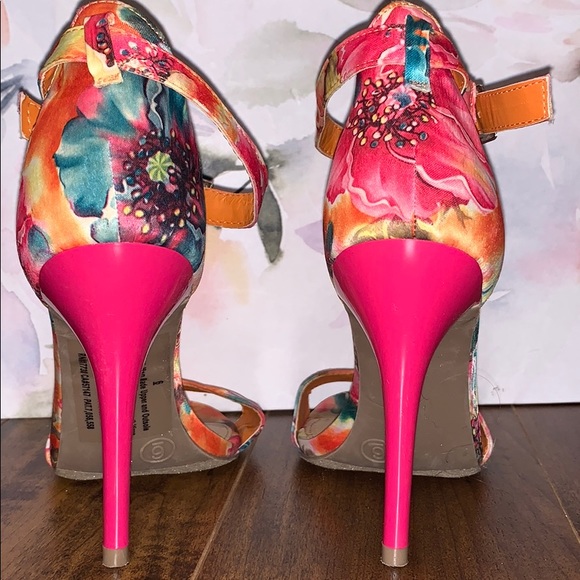 Colourful heels - Picture 3 of 4